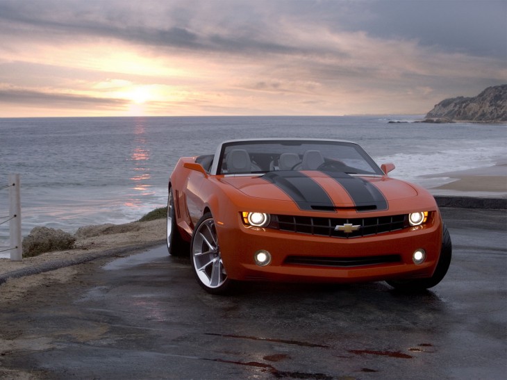 Oranžový koncept Chevrolet Camaro 2007