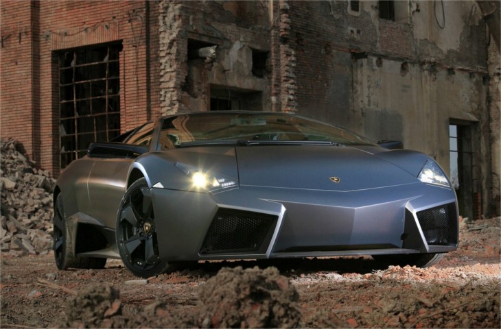 Grijze Lamborghini Reventon