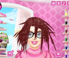 Barbie coupe de cheveux