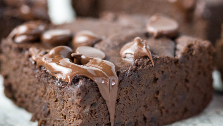 Schokoladen- und schwarzer Bohnenkuchen