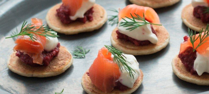 Gerookte zalm en clementine canapés